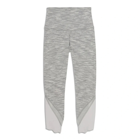 Lululemon High Rise Wunder Under Crop II Scallop in Grey/White Size 4/6 - Picture 3 of 11